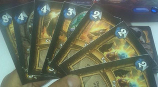 Cartes en main dont celles du Paladin
